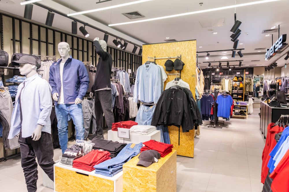 Kolekcja odzieży męskiej w sklepie Diverse w M1 Marki