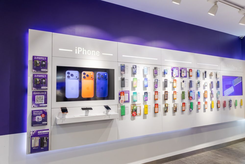Oferta telefonów komórkowych w salonie PLAY w M1 Marki