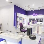Punkt obsługi klientów w salonie PLAY w M1 Marki