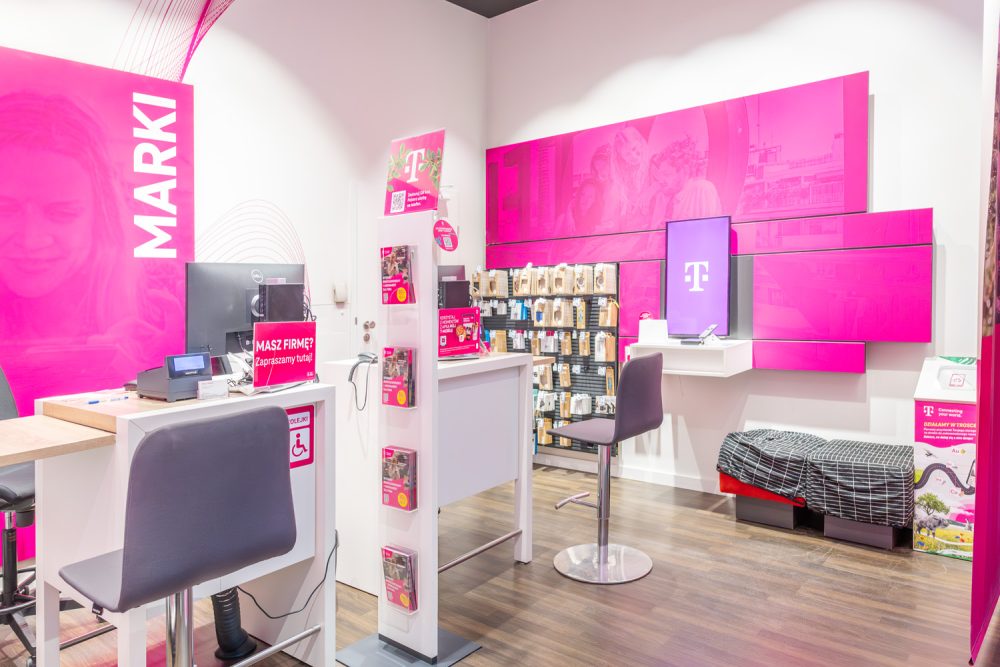 Wnętrze salon T-Mobile w M1 Marki