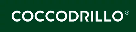 Logo marki Coccodrillo przedstawiające biały, geometryczny napis na ciemnozielonym tle z symbolem zastrzeżonego znaku towarowego.